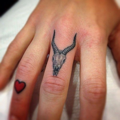 Feminine and Delicate Tattoos on women fingers